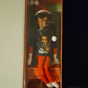 Snoop Dog Snoop On The Stoop 12 Inch Plush Decor Item